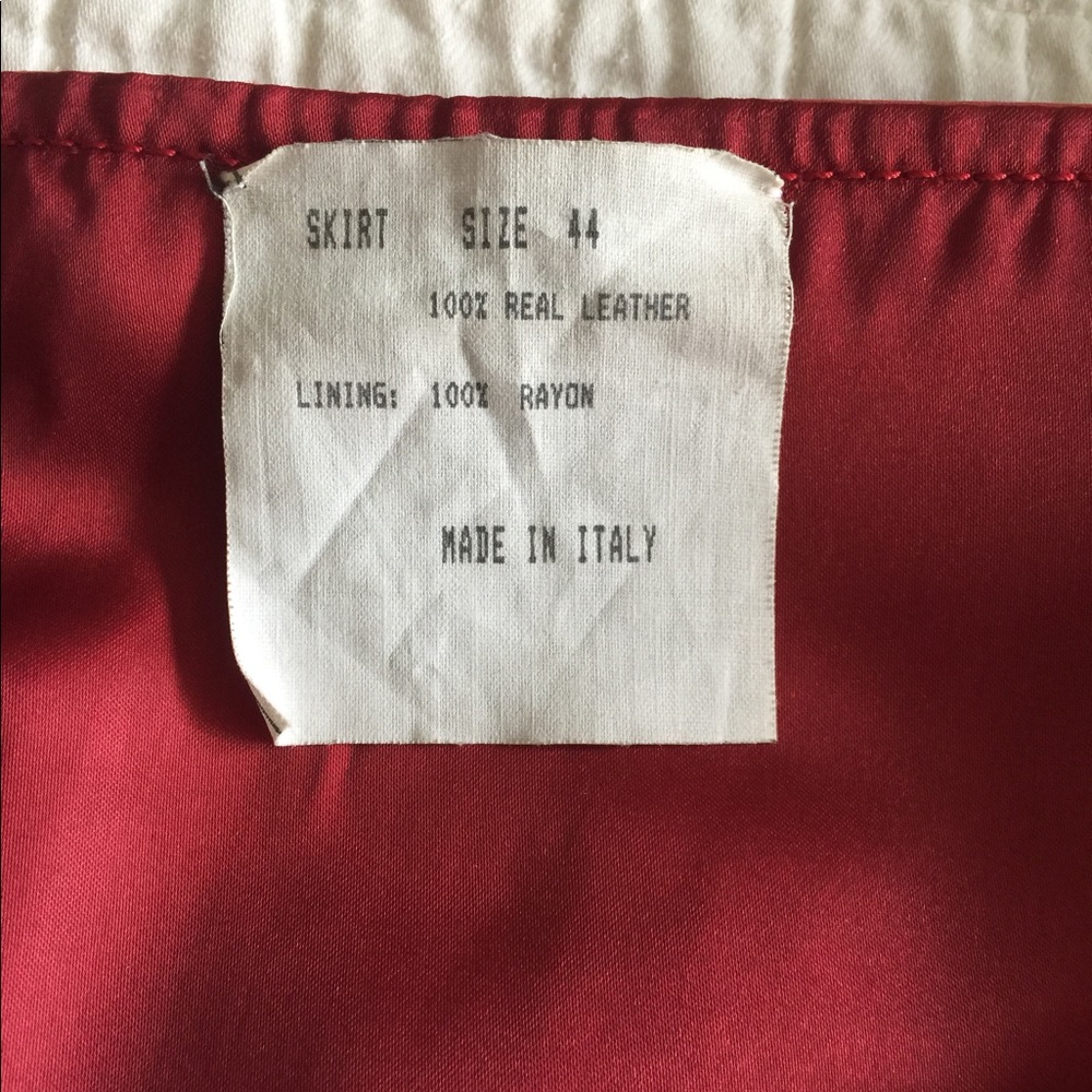 VTG “Moschino Leather” red miniskirt w/zip closure - Picture 8 of 16